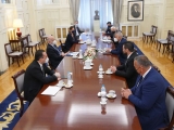 Kryetari i PBDNJ-së Vangjel Dule pritet zyrtarisht në Athinë nga Ministri i Jashtëm Grek Nikos Dendias: “Mbështesim fortë komunitetin grek në Shqipëri”